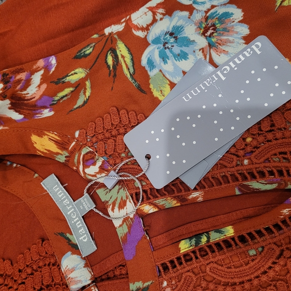 NWT Daniel Rainn Floral Blouse - Picture 3 of 4